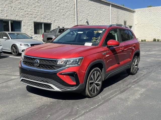 Used 2022 Volkswagen Taos SE w/ Panoramic Sunroof Package image 8