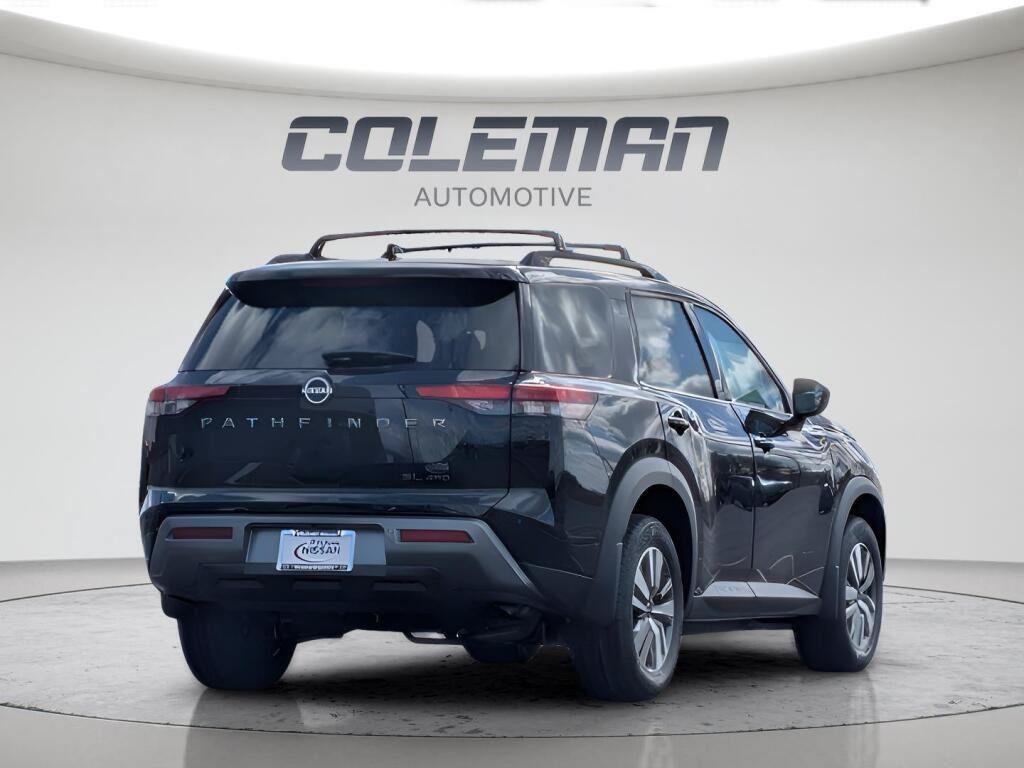 Used 2026 Nissan Pathfinder SL AWD/4WD image 3