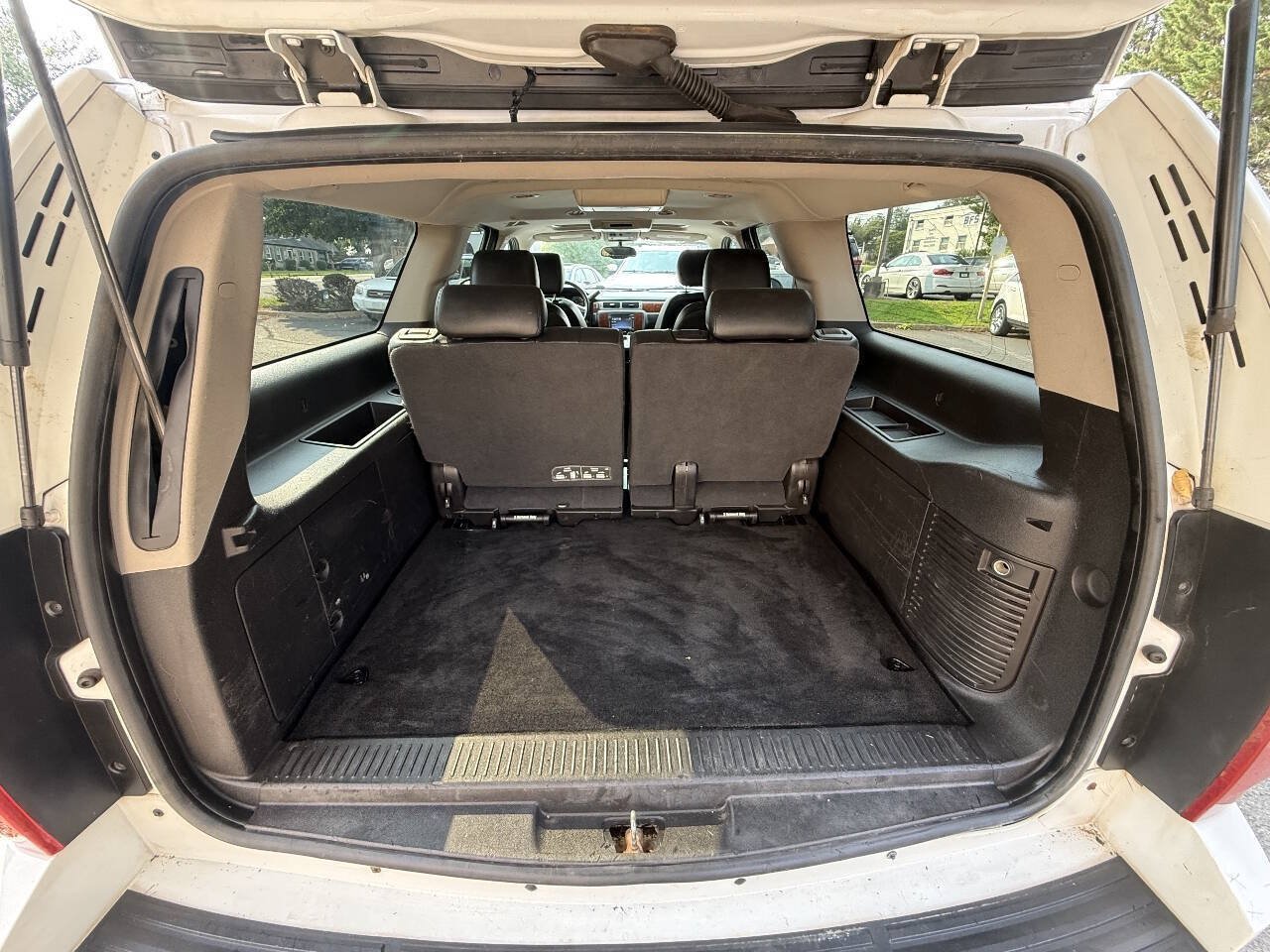 Used 2012 Chevrolet Suburban LT AWD/4WD image 17