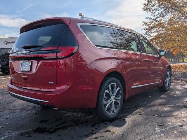 New 2026 Chrysler Pacifica Pinnacle image 3