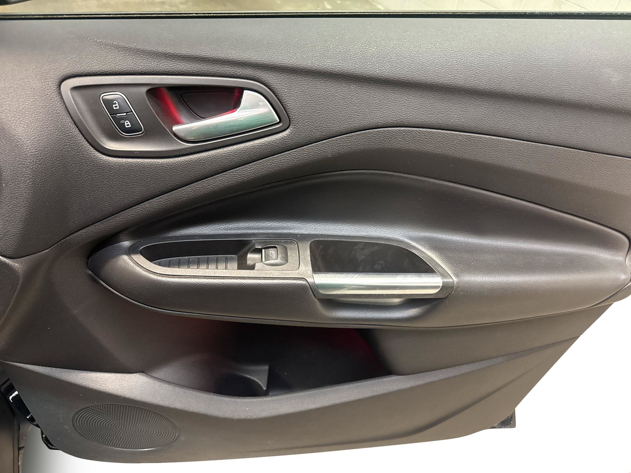 Used 2017 Ford Escape Titanium AWD/4WD image 16