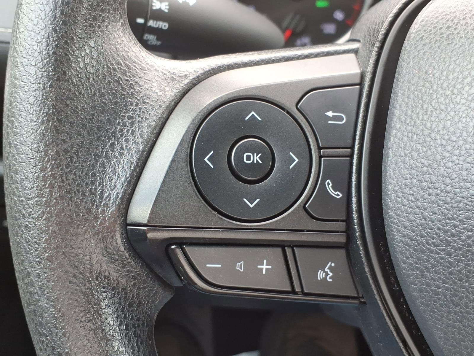 Used 2022 Toyota RAV4 XLE w/ Convenience Package FWD image 21