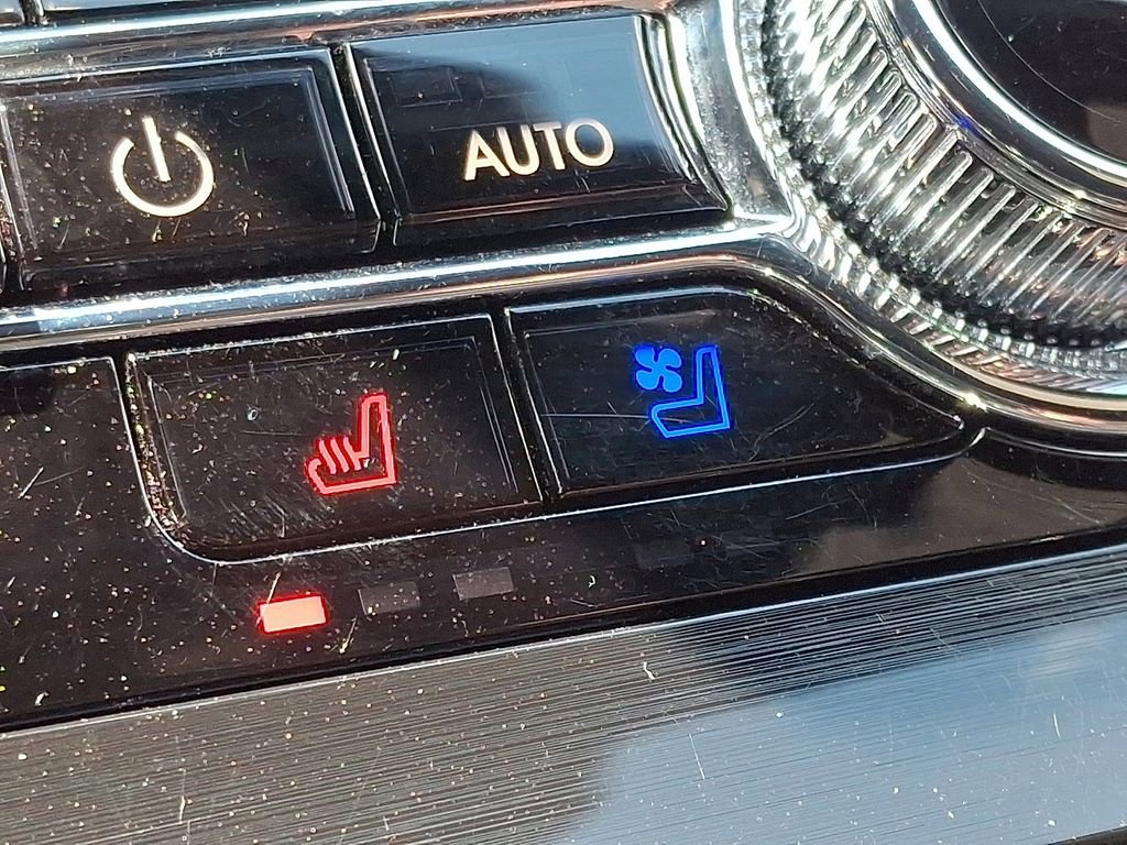 Certified 2022 Lincoln Nautilus Reserve image 25