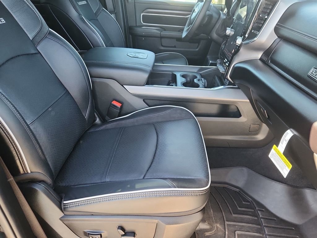 Used 2025 RAM 3500 Laramie w/ Sport Appearance Package AWD/4WD image 18