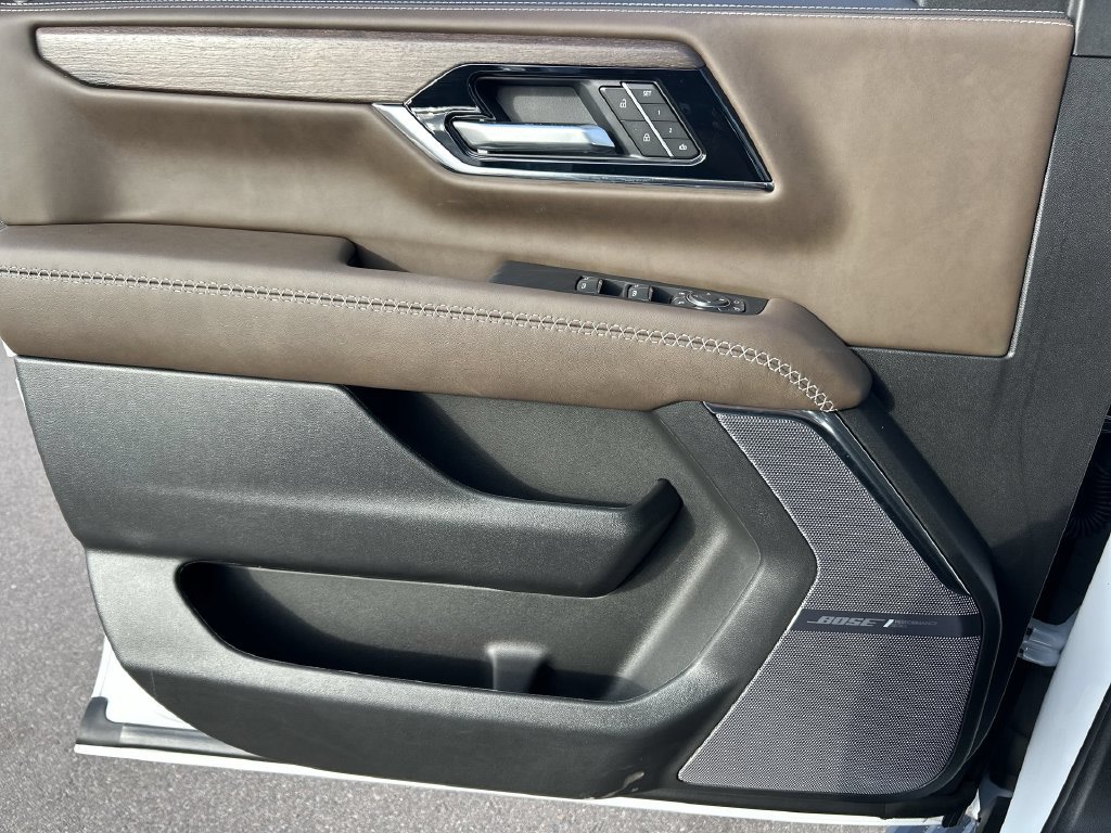 New 2026 GMC Yukon Denali Ultimate AWD/4WD image 23