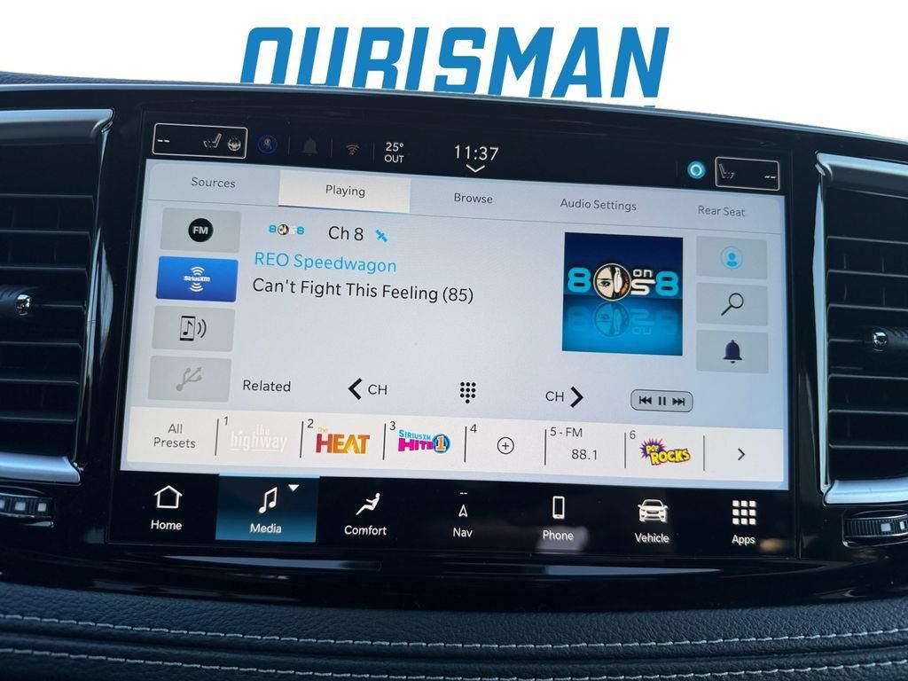 New 2026 Chrysler Pacifica Limited w/ Uconnect Theater Family Group FWD image 17