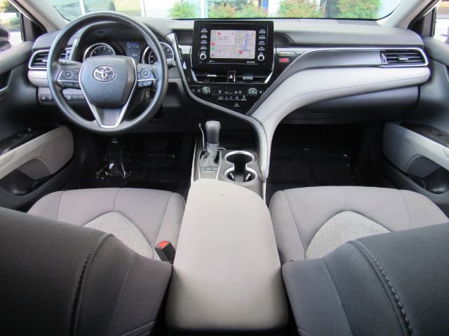 Used 2022 Toyota Camry LE image 2