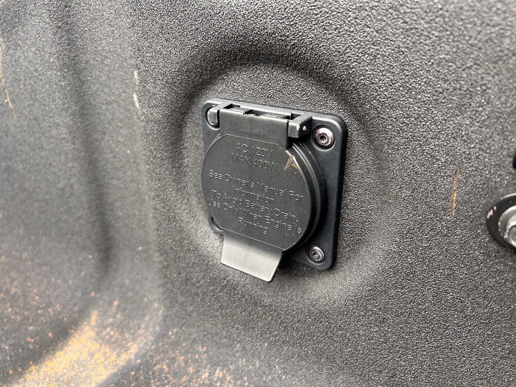 Used 2025 Nissan Frontier PRO-4X w/ Pro Convenience Package AWD/4WD image 19