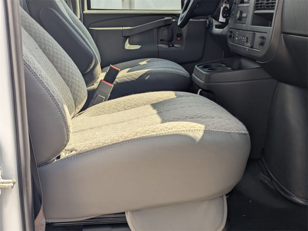 New 2025 GMC Savana 3500 Work Van w/ Power Convenience Package image 25