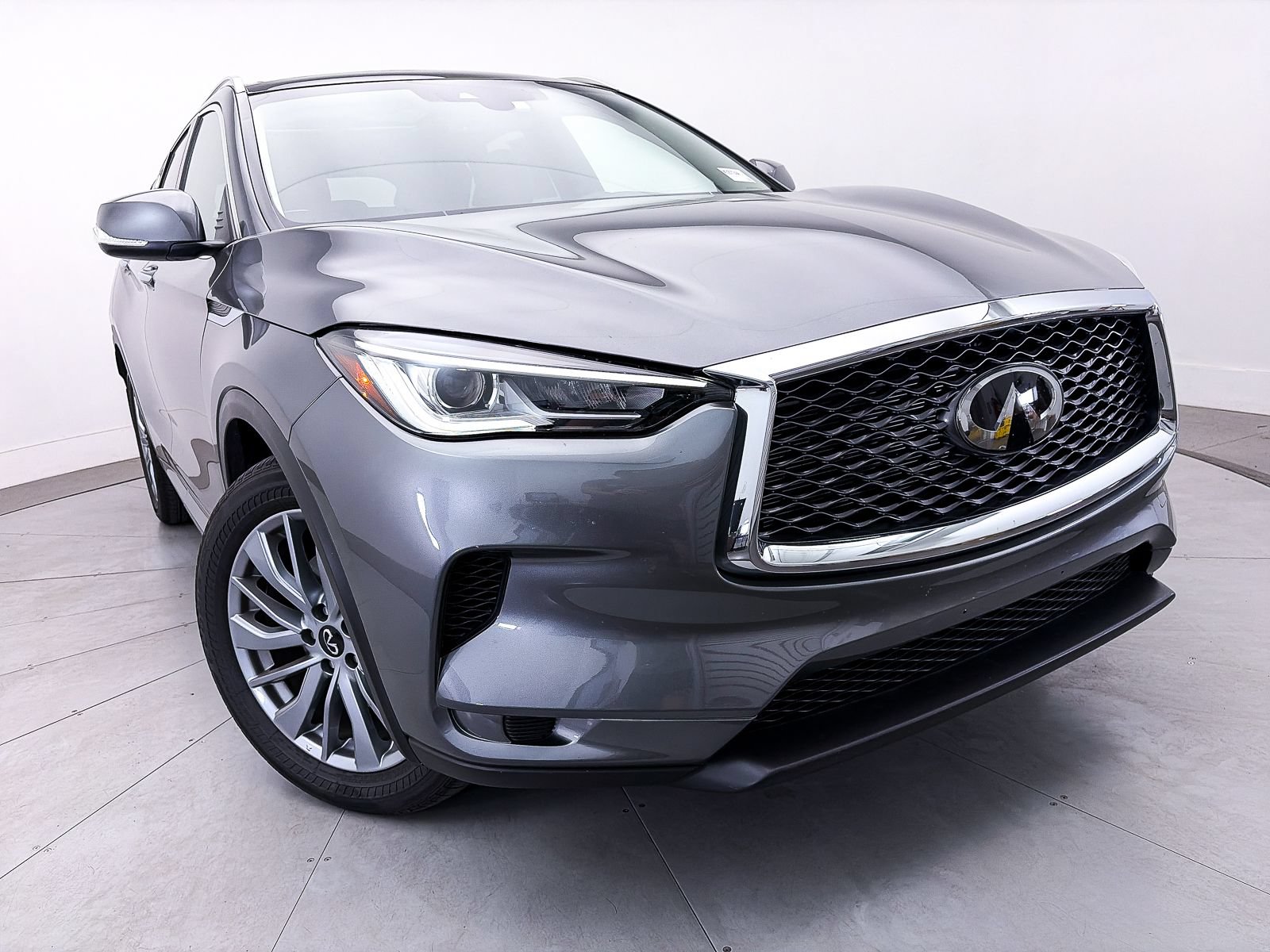 Used 2025 INFINITI QX50 Luxe AWD/4WD image 3