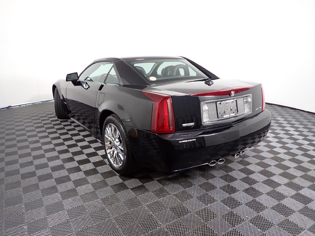 Used 2005 Cadillac XLR RWD image 12