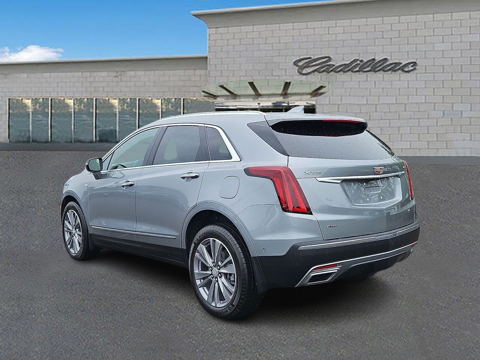Certified 2026 Cadillac XT5 Premium Luxury w/ Driver Assist Package AWD/4WD image 6