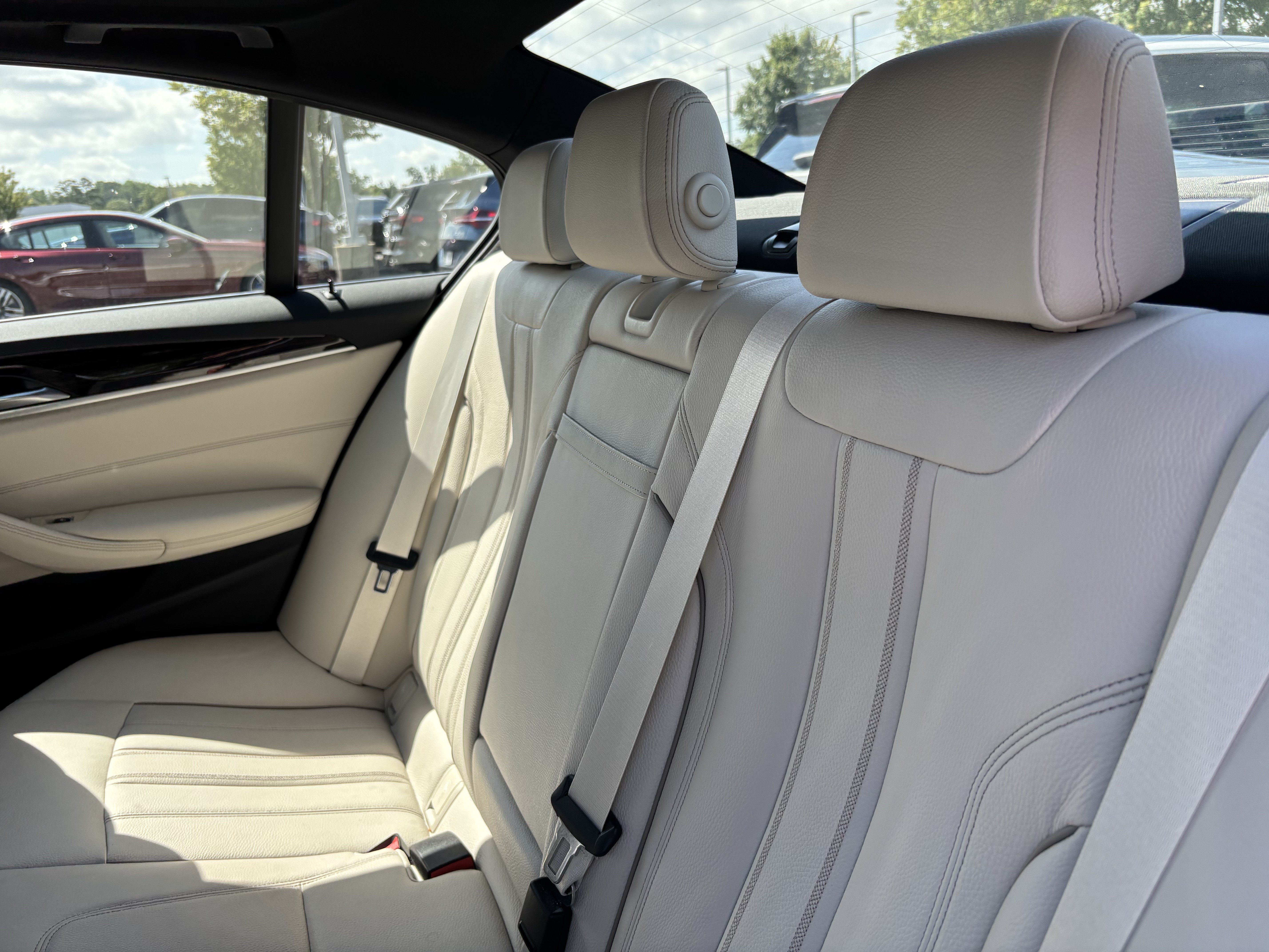 Used 2023 BMW 530i w/ Premium Package RWD image 33