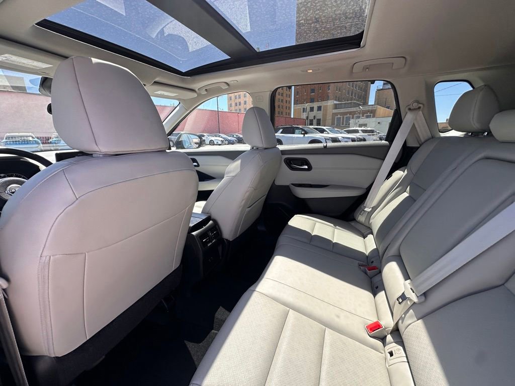 Certified 2023 Nissan Rogue SV w/ SV Premium B Package FWD image 16