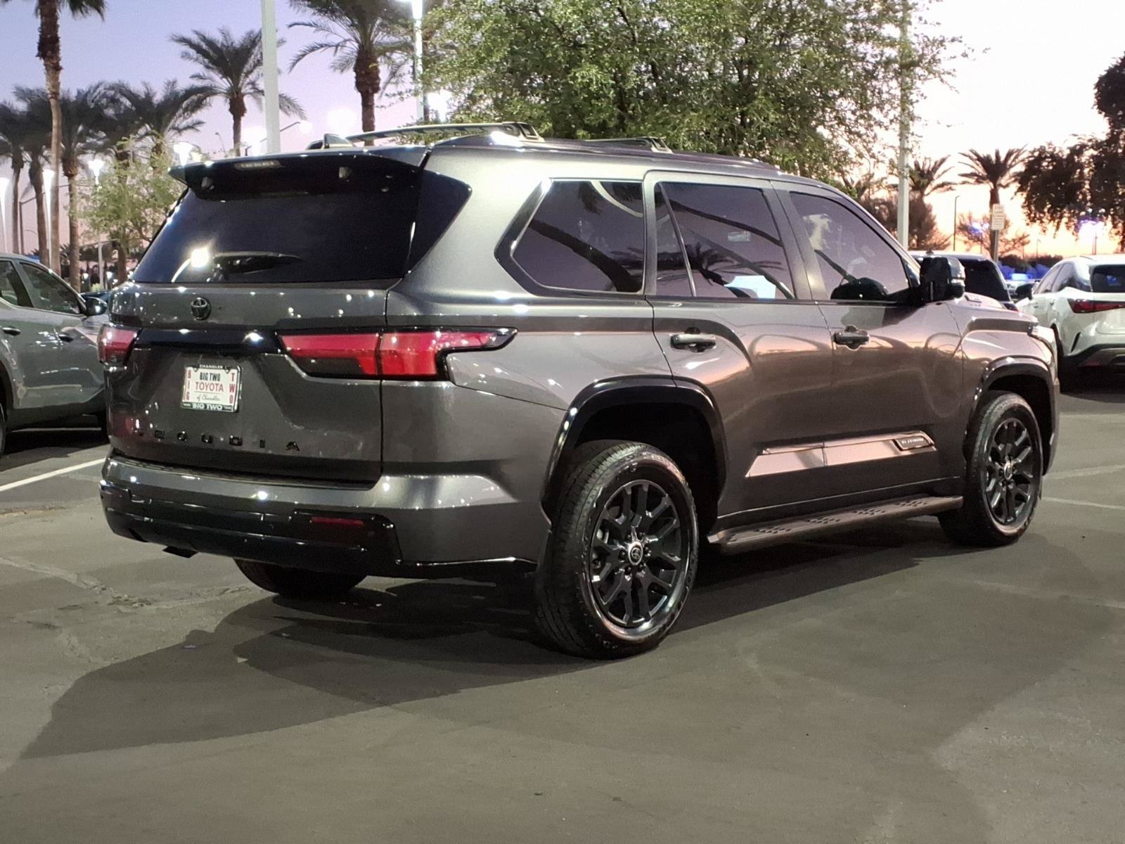 Used 2024 Toyota Sequoia Platinum AWD/4WD image 4
