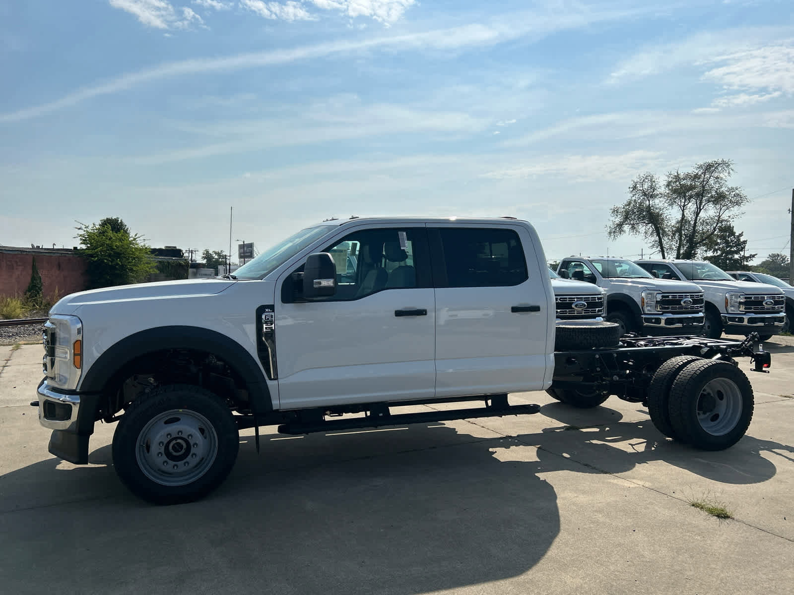 New 2026 Ford F550 4x4 Crew Cab image 4
