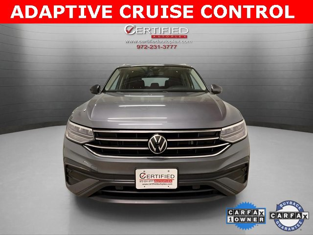 Used 2023 Volkswagen Tiguan SE w/ Panoramic Sunroof Package image 2