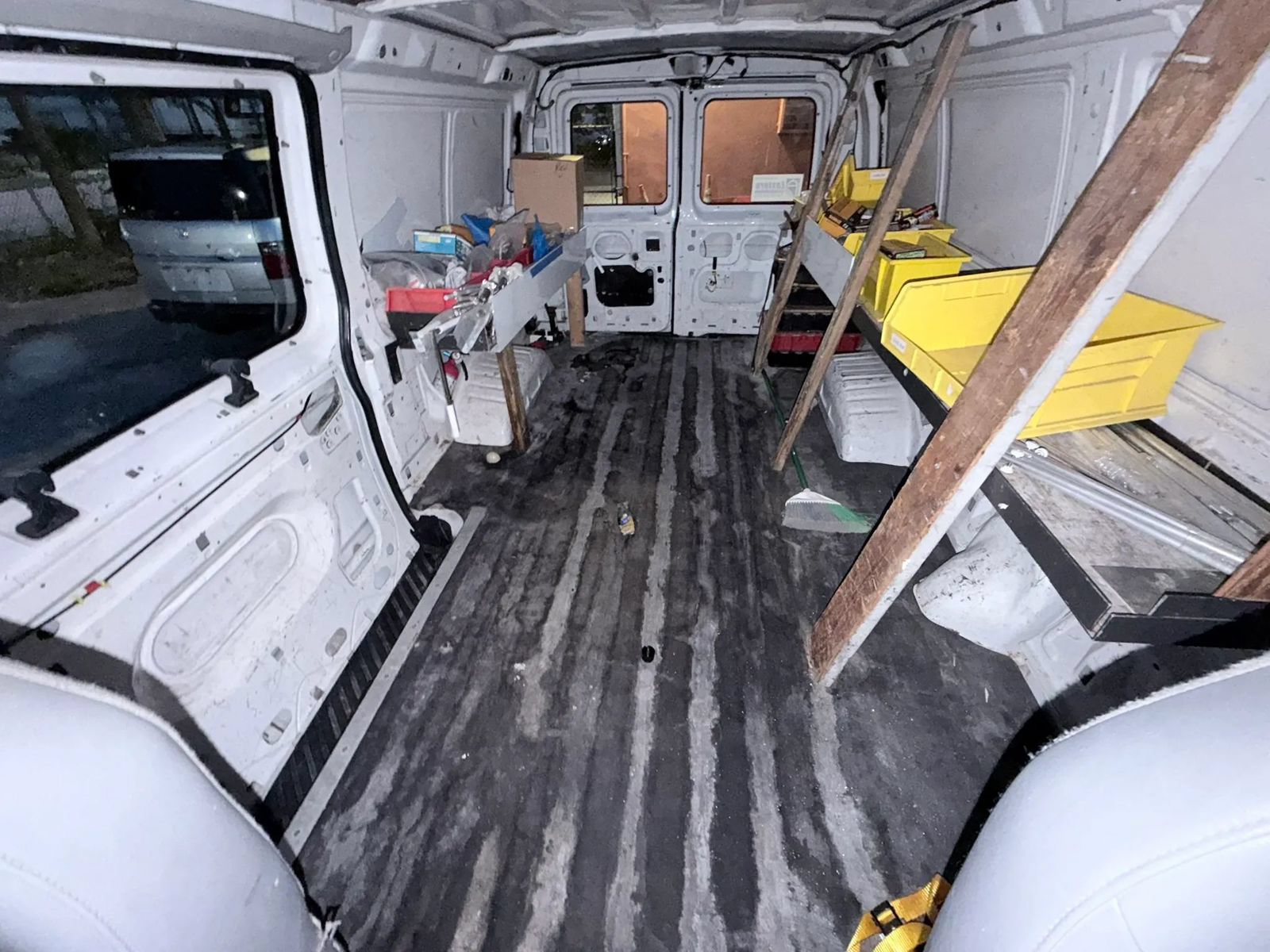 Used 2006 Ford E-250 and Econoline 250 RWD image 19