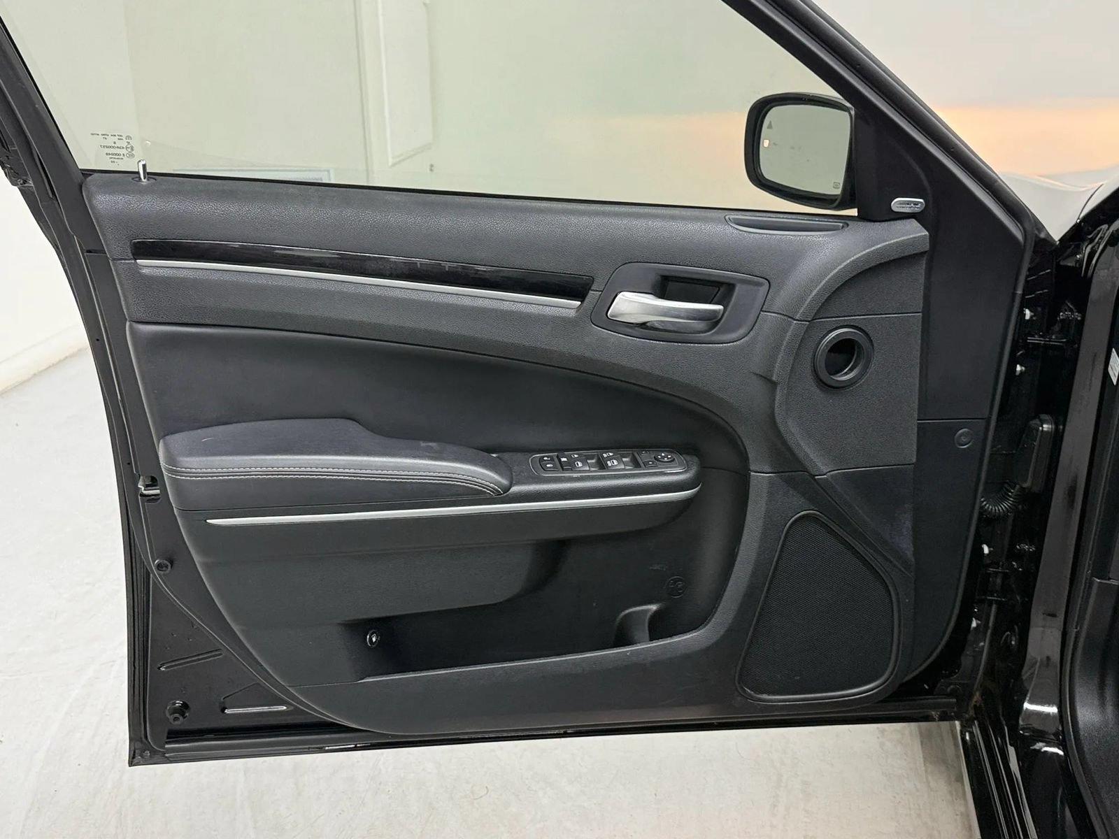 Used 2022 Chrysler 300 S RWD image 33