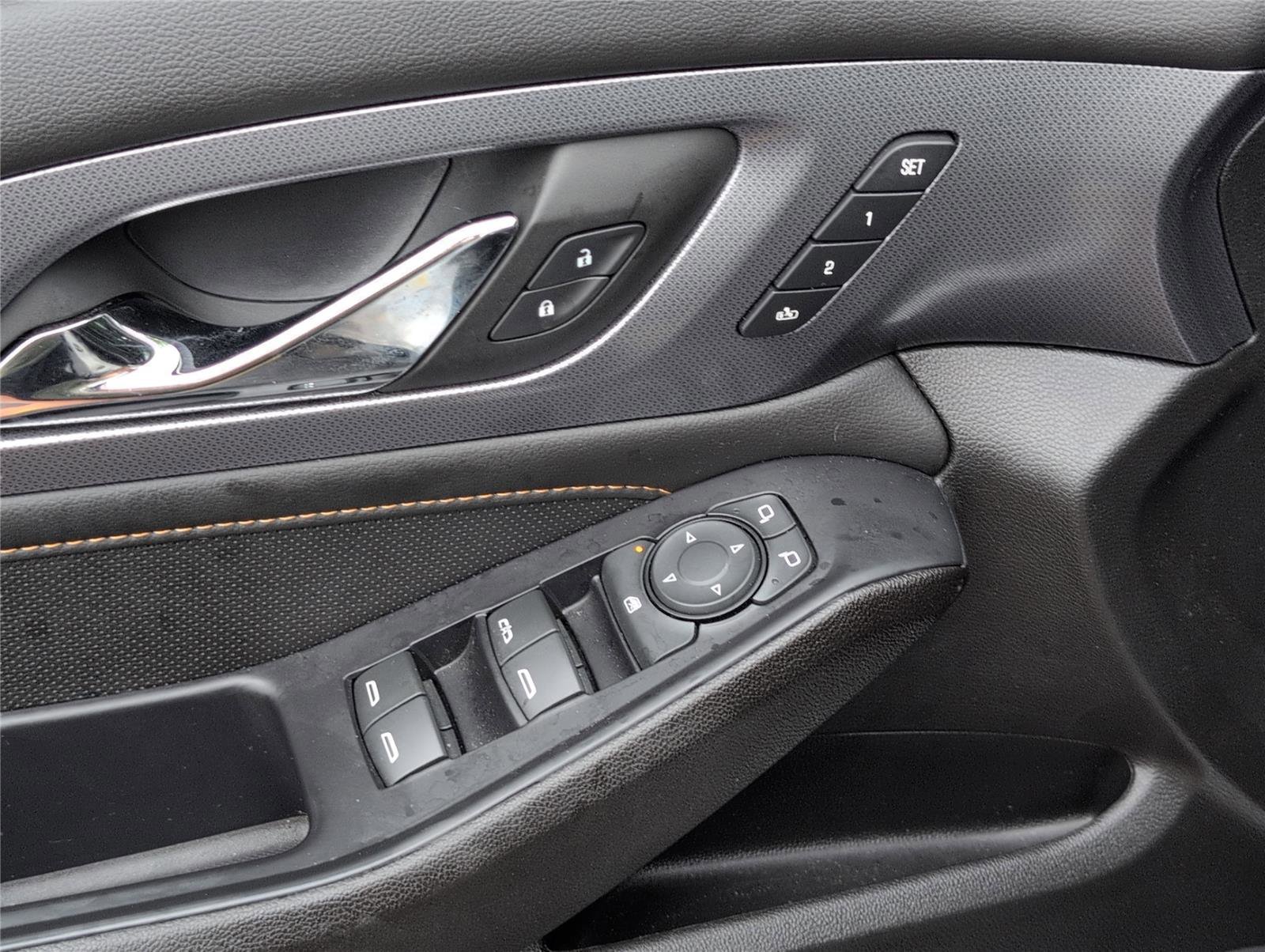 Used 2021 Chevrolet Traverse Premier w/ Redline Edition FWD image 17