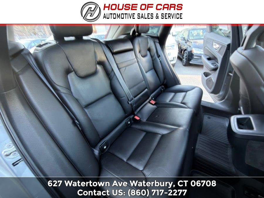 Used 2018 Volvo XC60 T5 Momentum w/ Vision Package image 41
