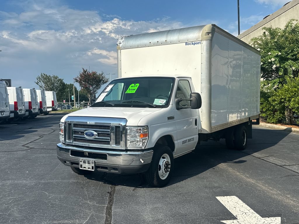 Used 2019 Ford E-450 and Econoline 450 Super Duty w/ Power Windows & Locks Group RWD image 3