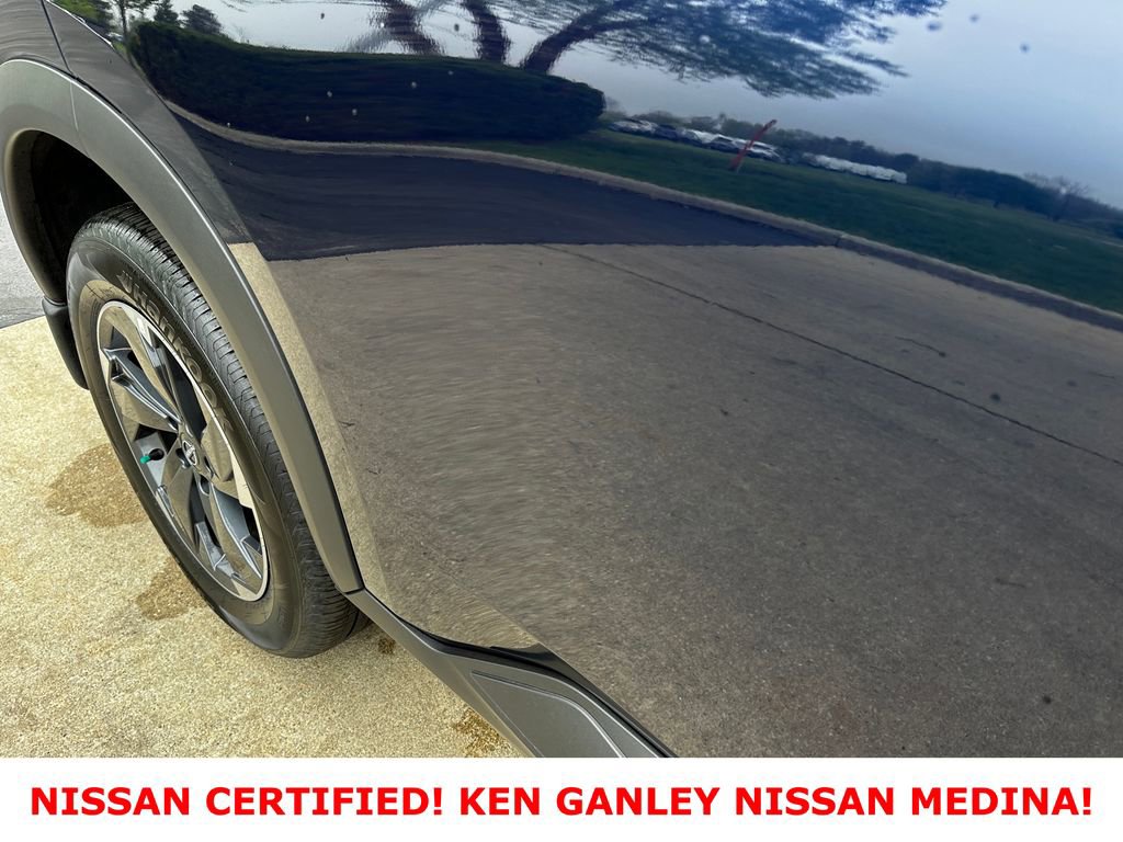 Certified 2026 Nissan Rogue SV AWD/4WD image 14