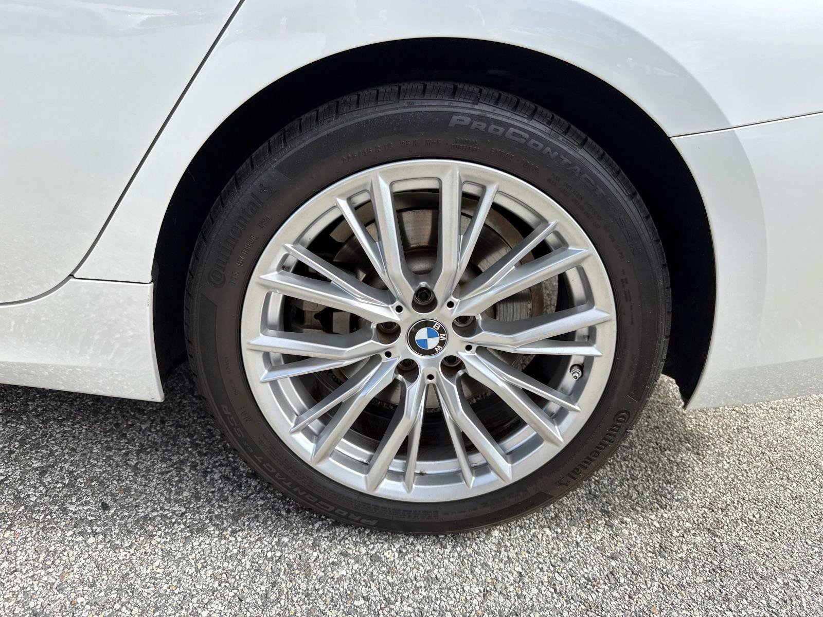 Certified 2024 BMW 330i Sedan w/ Convenience Package RWD image 10