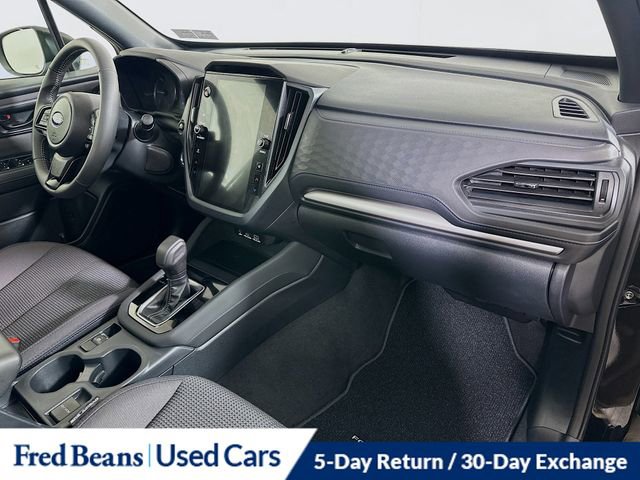 Used 2025 Subaru Forester Premium image 31