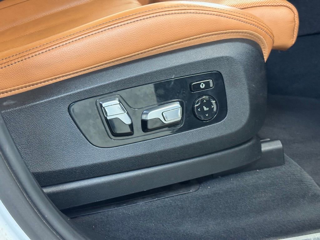 Used 2020 BMW X7 M50i AWD/4WD image 39