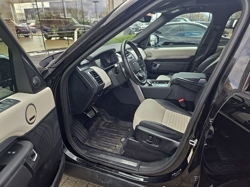 Used 2023 Land Rover Discovery S R-Dynamic image 16