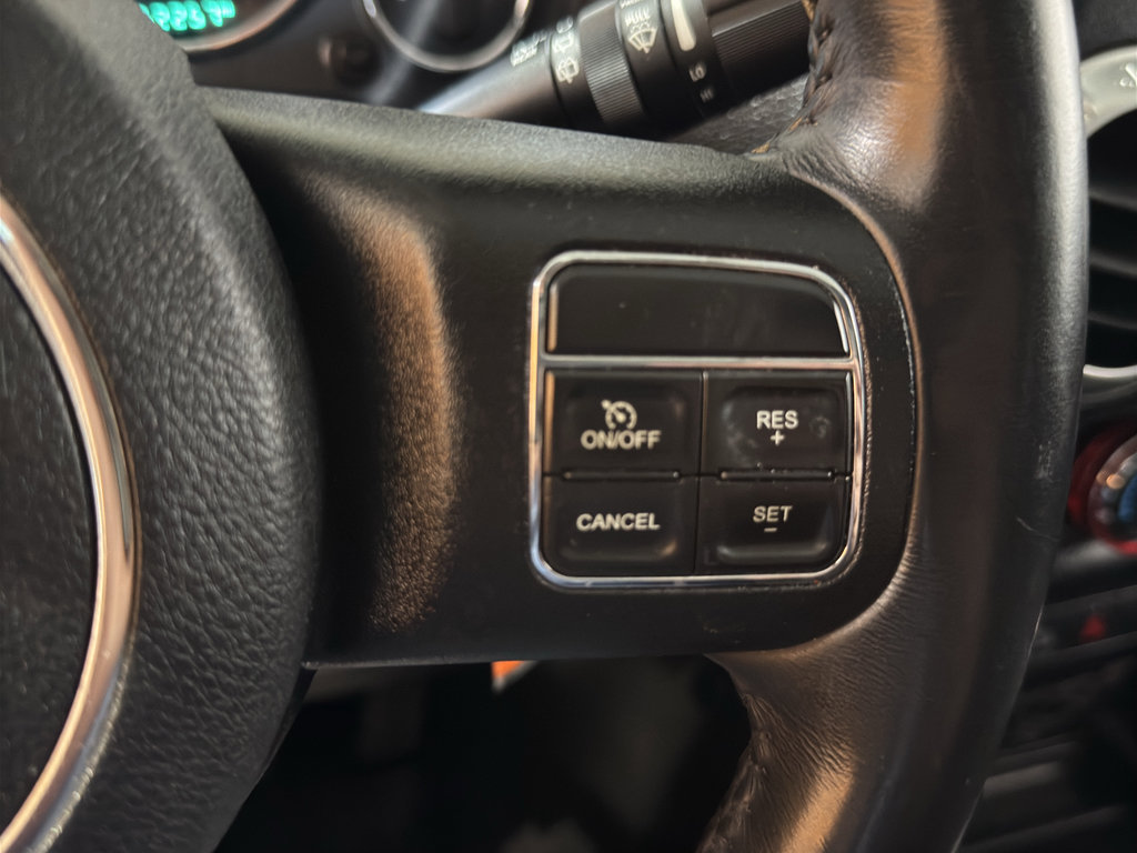 Used 2018 Jeep Wrangler Unlimited Rubicon w/ Cold Weather Group AWD/4WD image 22