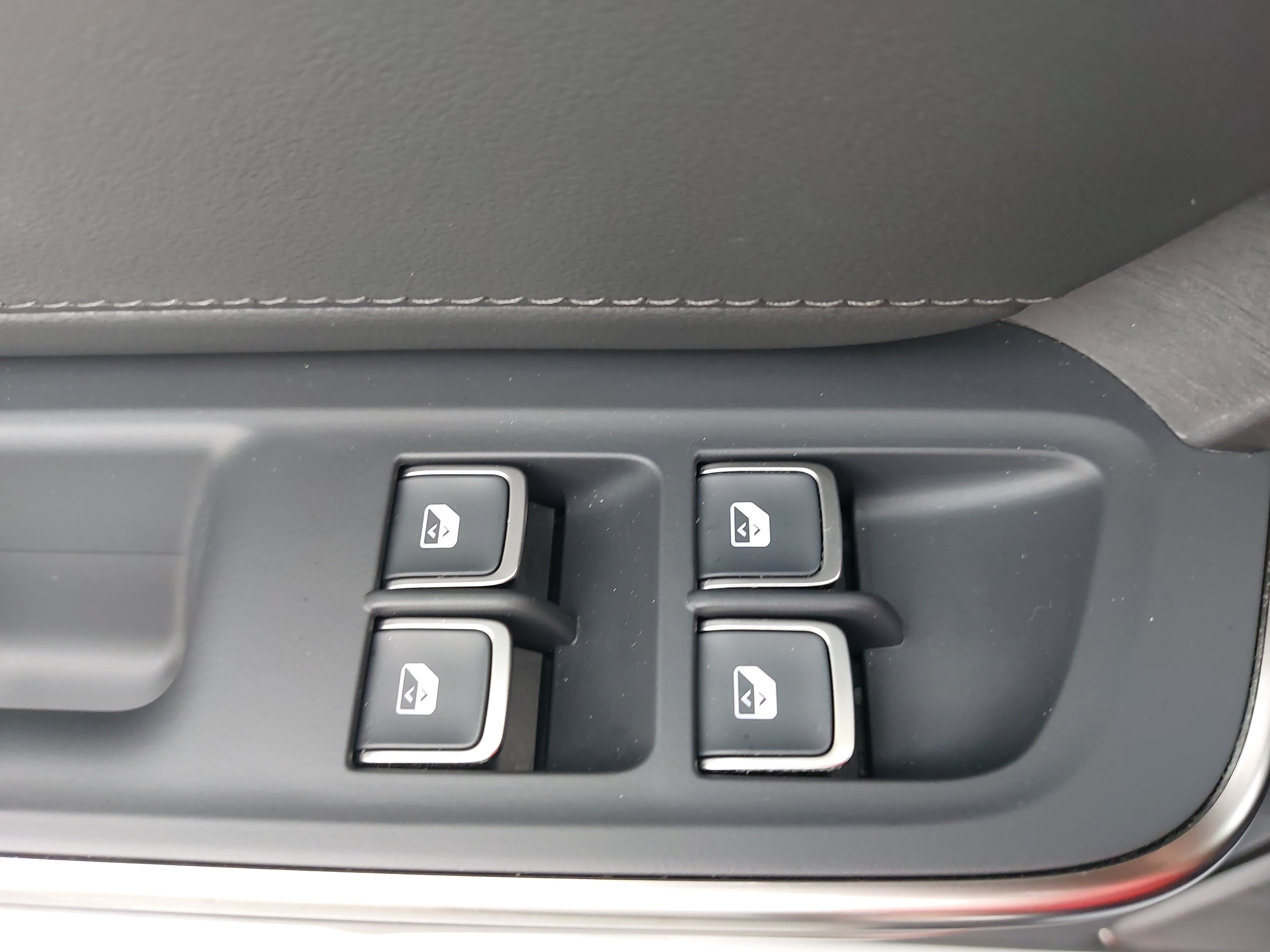 Used 2023 Rivian R1T Adventure Dual AWD/4WD image 28