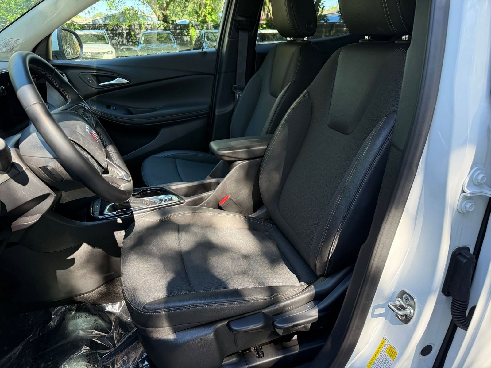 Used 2025 Buick Encore GX Preferred image 30