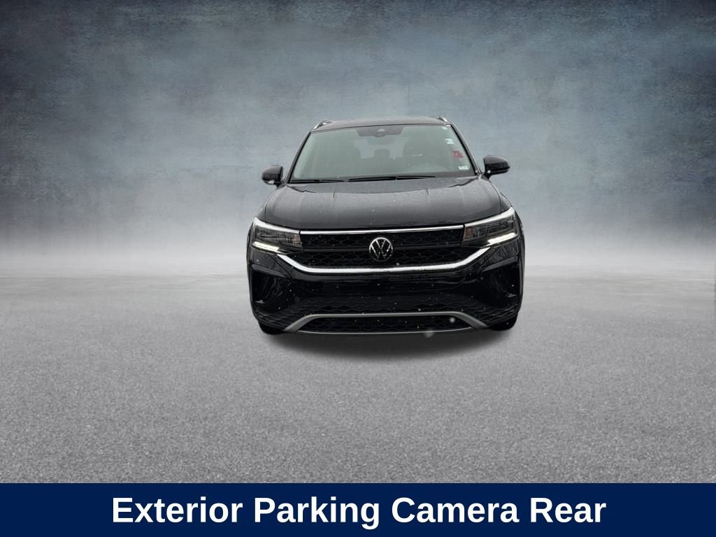 Used 2023 Volkswagen Taos SE w/ Black Wheel Package image 10