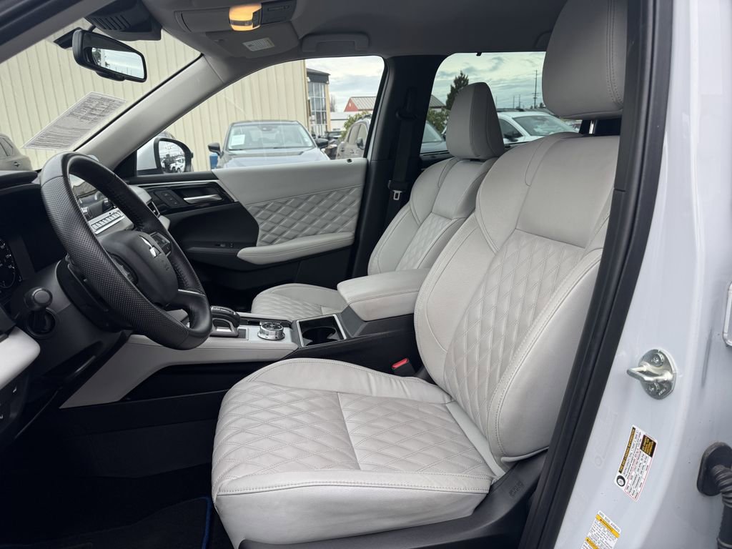 Used 2023 Mitsubishi Outlander SEL image 23