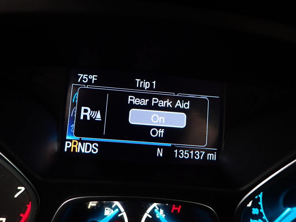 Used 2016 Ford Escape SE w/ Equipment Group 201A FWD image 4