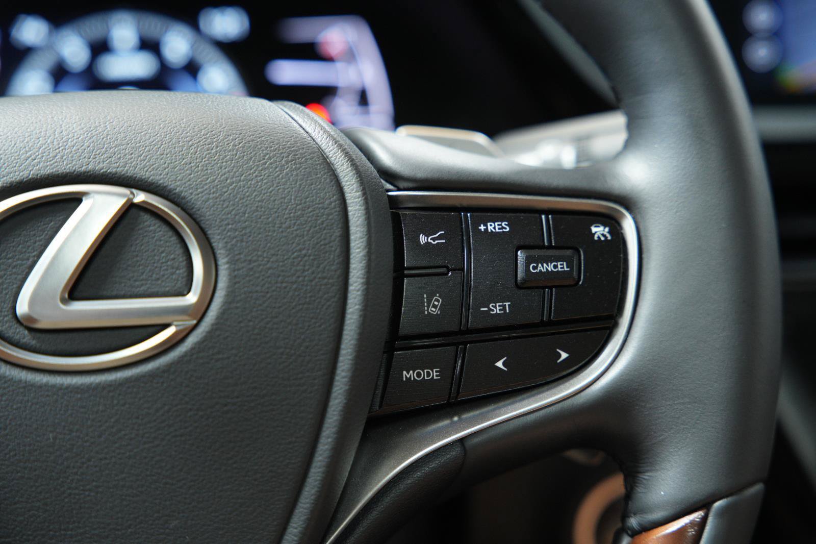 Used 2022 Lexus ES 350 Ultra Luxury w/ Accessory Package 2 FWD image 46