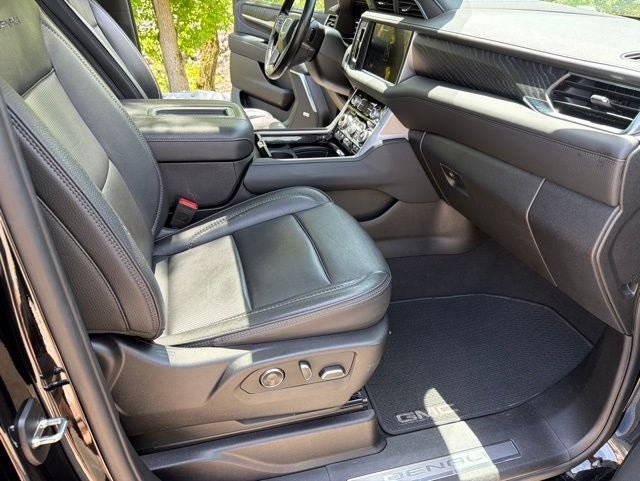 Used 2024 GMC Yukon Denali AWD/4WD image 26