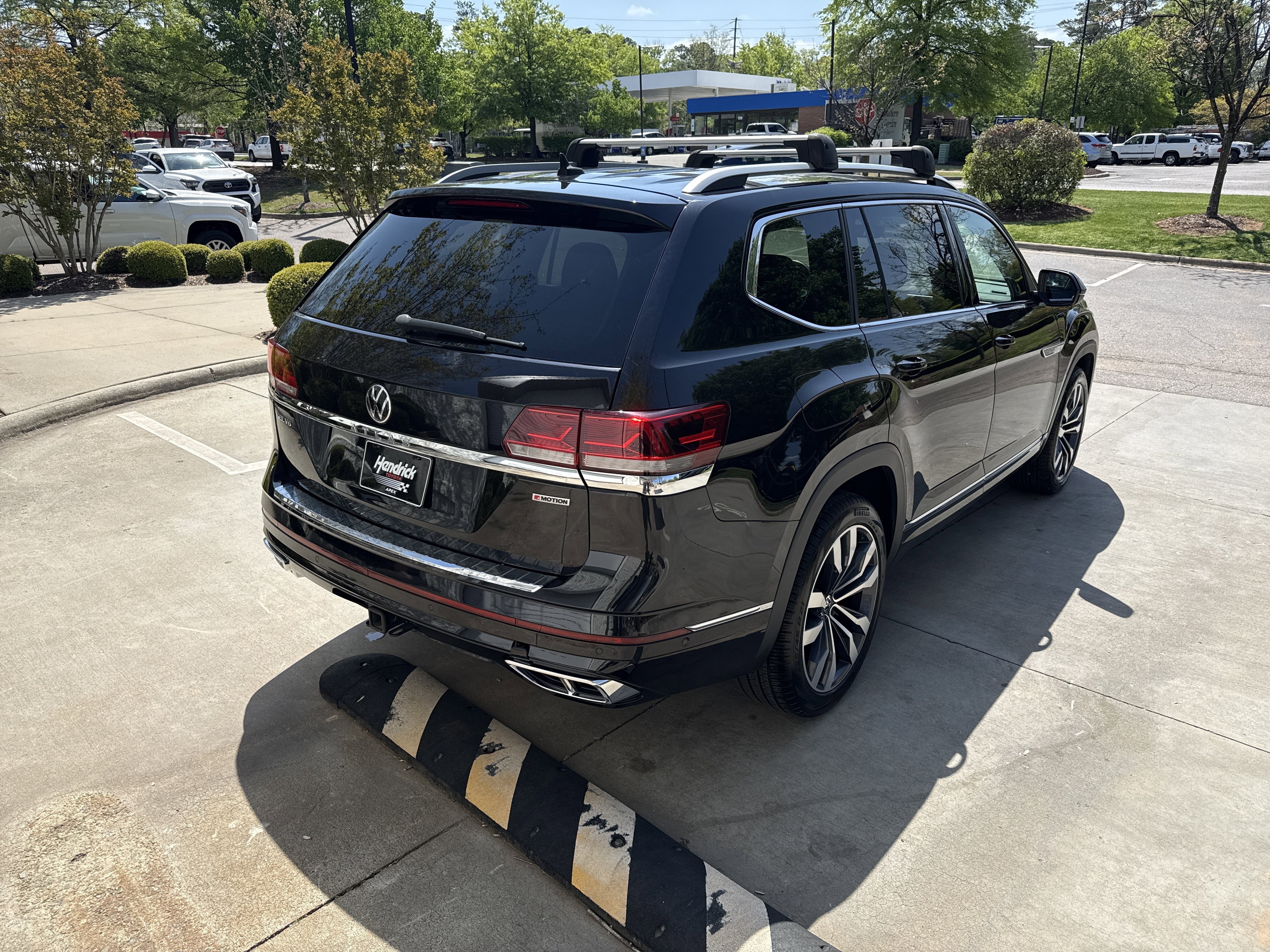 Used 2022 Volkswagen Atlas SEL Premium AWD/4WD image 11