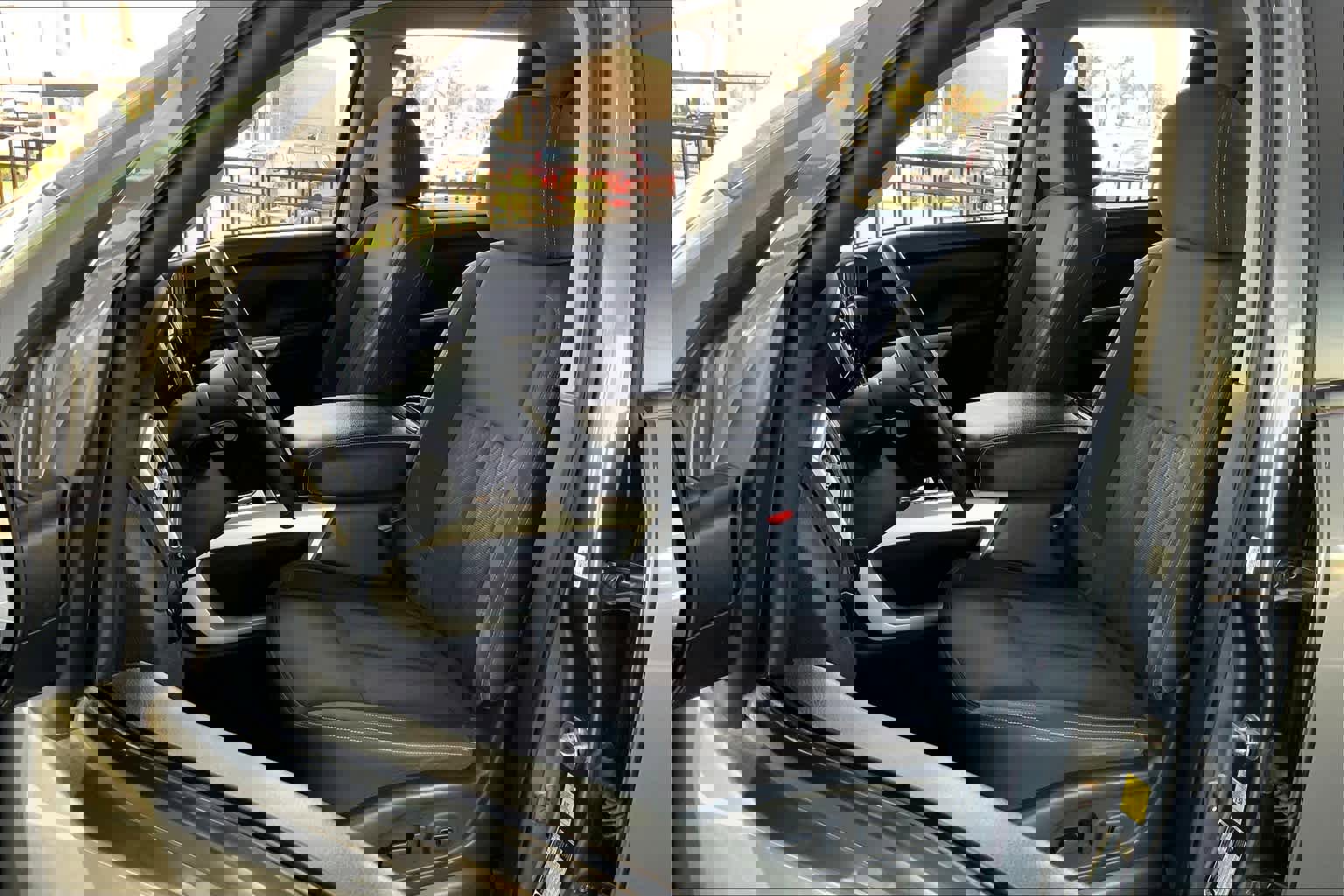 Used 2021 Nissan Titan SV w/ SV Convenience Package image 8