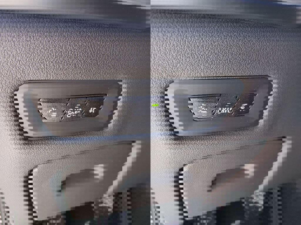 New 2026 BMW X5 xDrive40i w/ Climate Comfort Package image 20