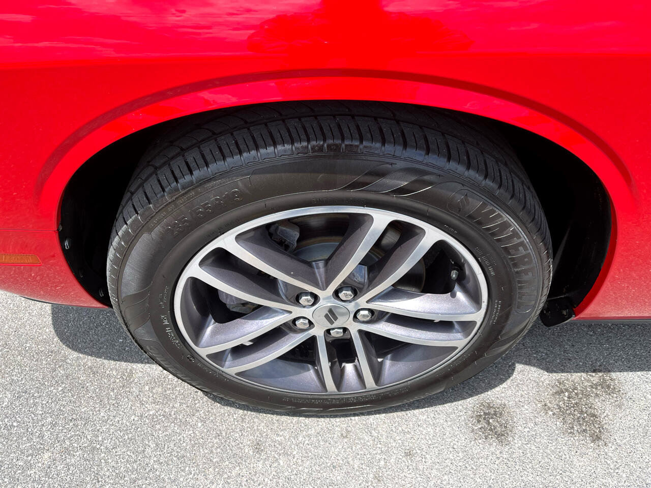 Used 2019 Dodge Challenger SXT image 9