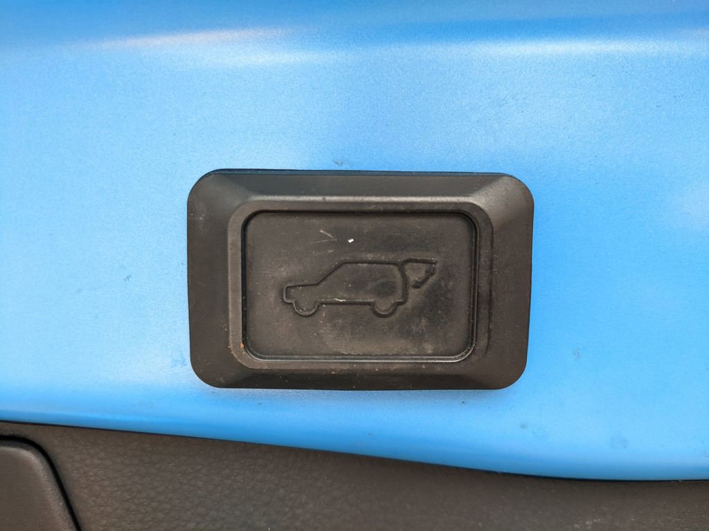 Used 2019 Toyota RAV4 XLE Premium image 13