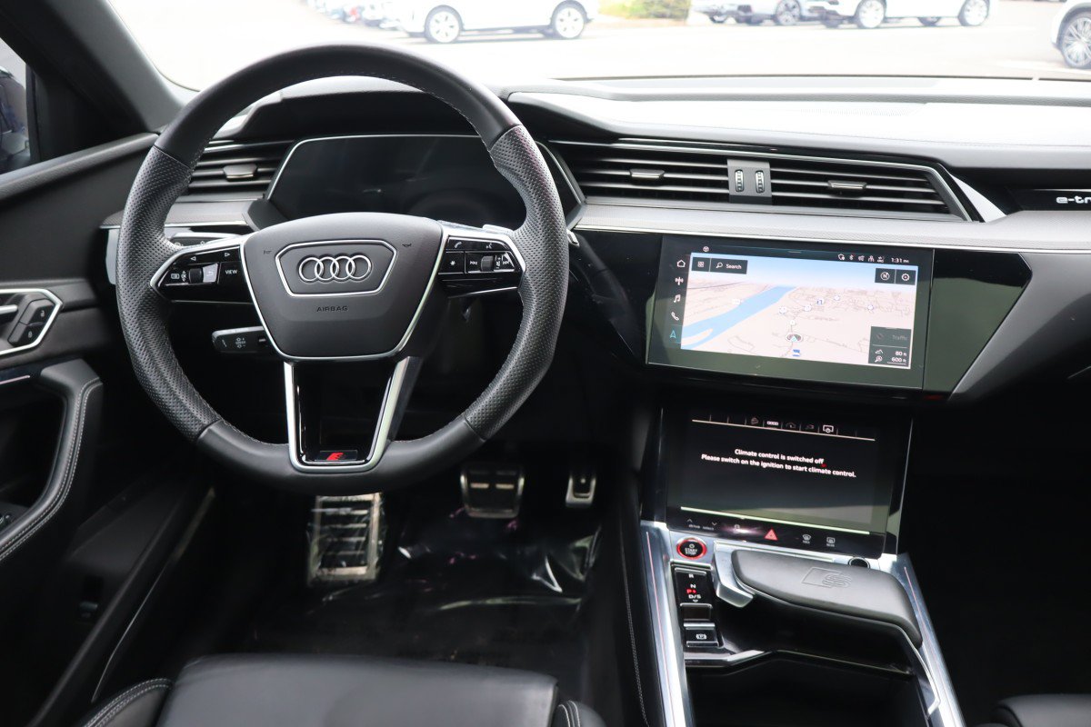 Used 2024 Audi SQ8 e-tron Premium Plus w/ Black Optic Package AWD/4WD image 15
