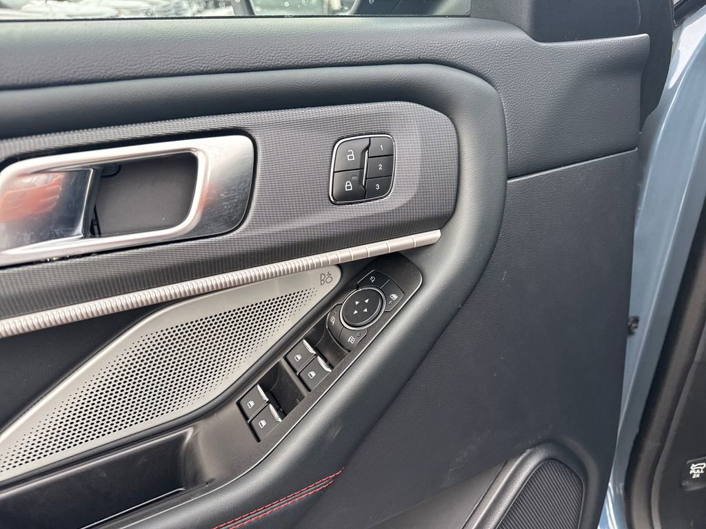 Used 2025 Ford Explorer ST w/ Sun And Sound Package image 33