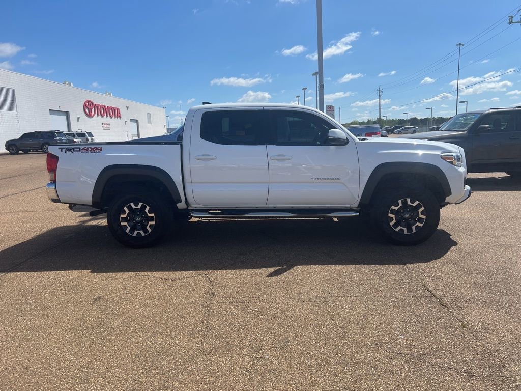 Used 2017 Toyota Tacoma TRD Off-Road w/ Tow Package (A/T) image 8