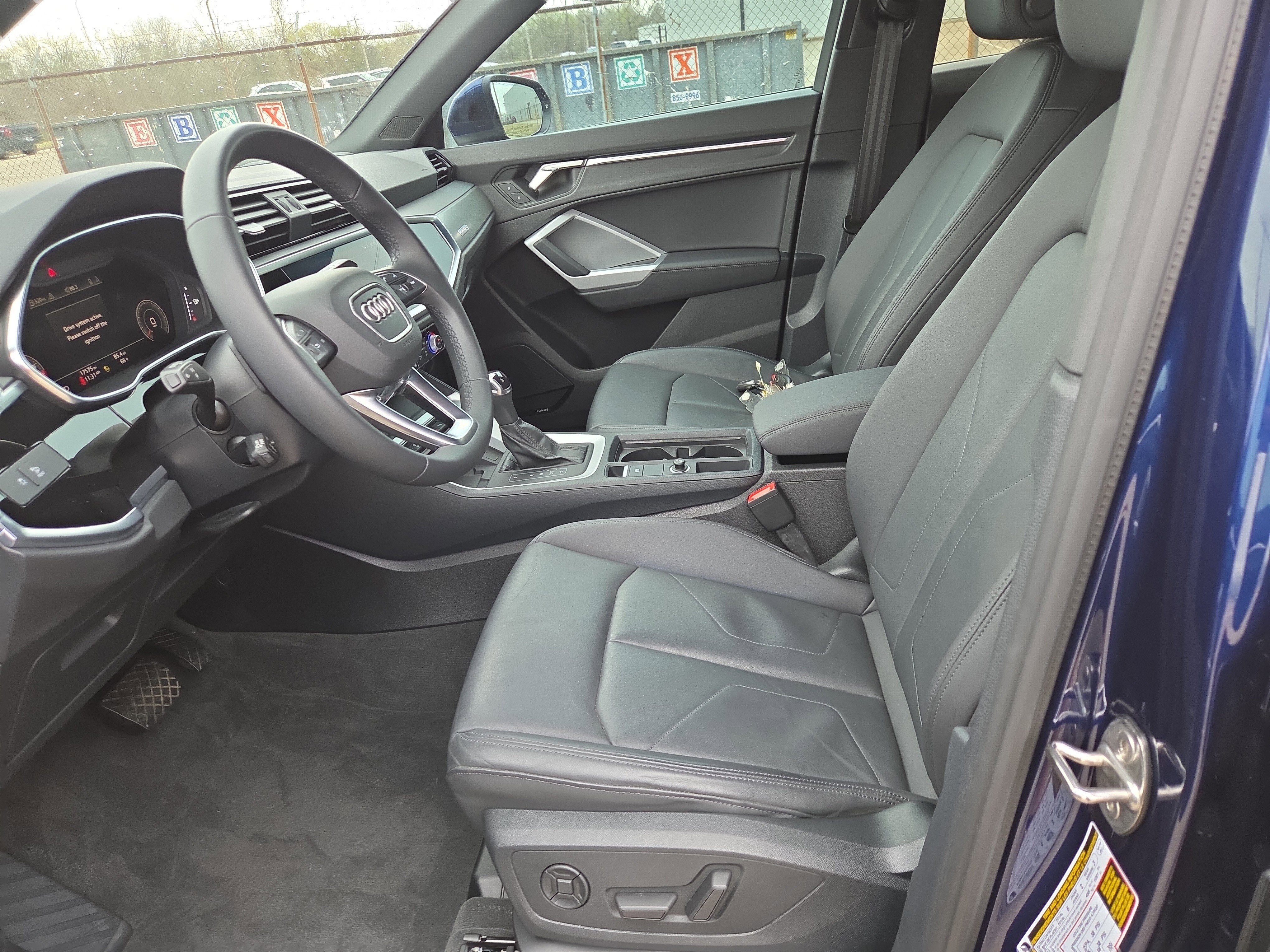 Used 2023 Audi Q3 2.0T Premium Plus w/ Premium Plus Package image 5