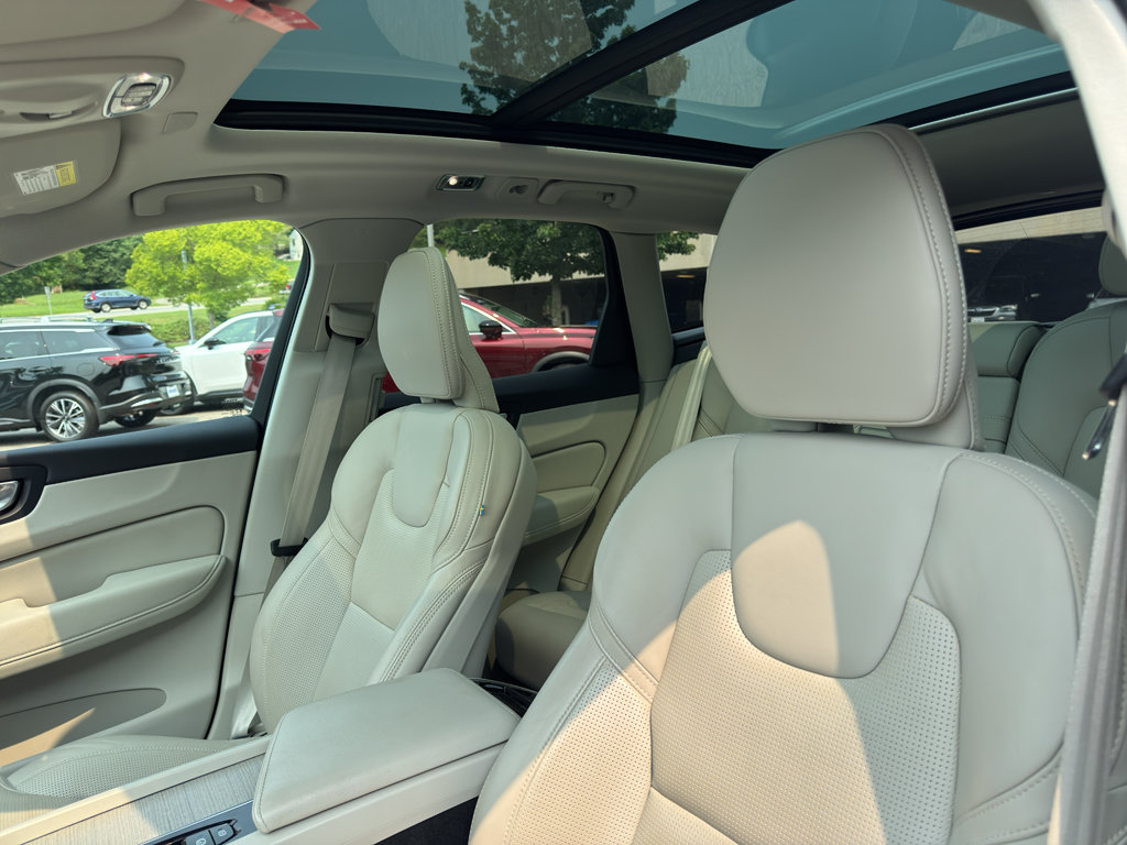 Used 2021 Volvo XC60 T5 Inscription w/ Advanced Package AWD/4WD image 11