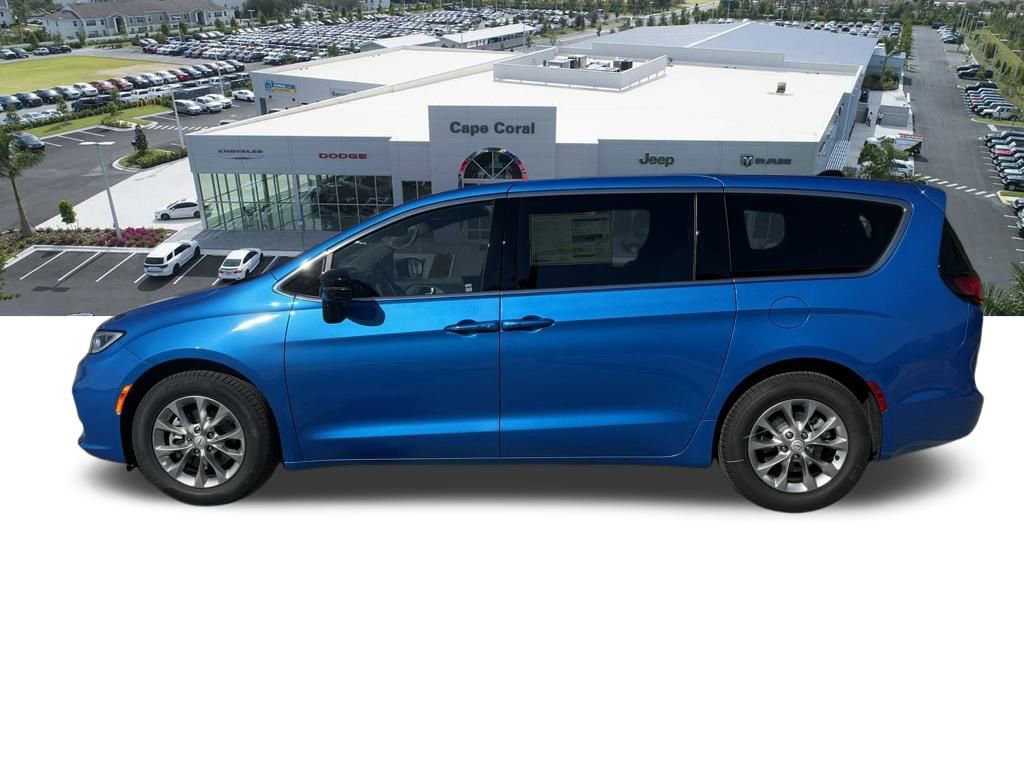 New 2026 Chrysler Pacifica Limited image 8